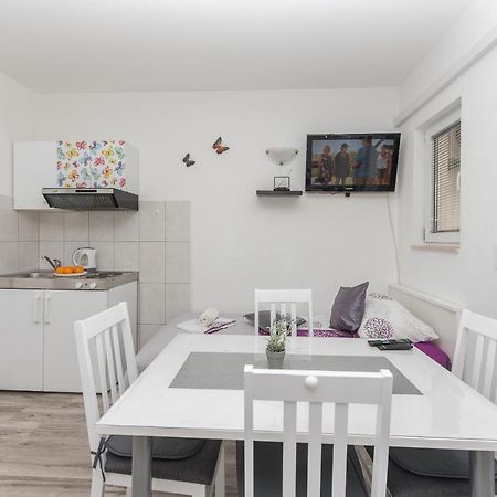 Apartmani Franko Baška Voda Exterior foto