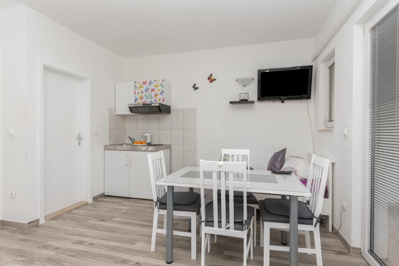 Apartmani Franko Baška Voda Exterior foto